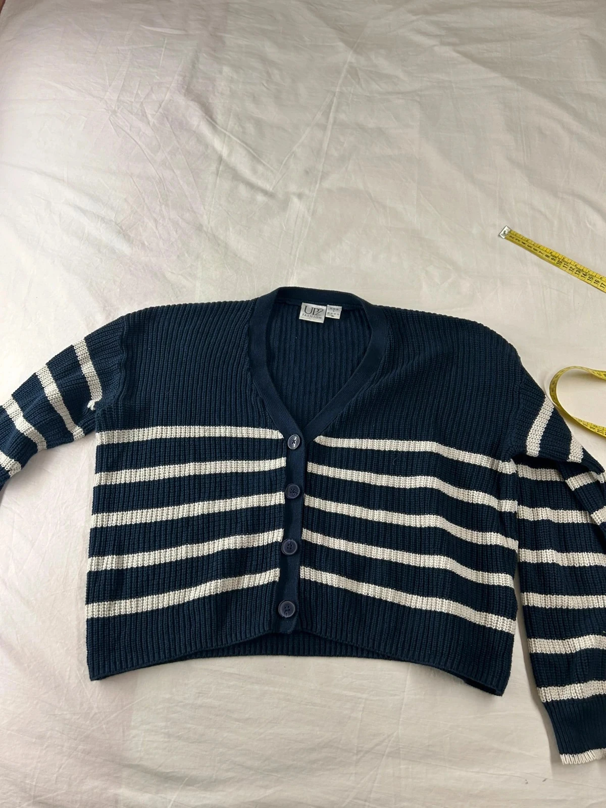 Blazer cardigan bleu marine à rayures blanches up2 fashion